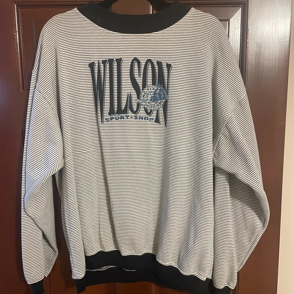 RARE VINTAGE 90s WILSON SPORT SHOP CREWNECK SWEATSHIRT